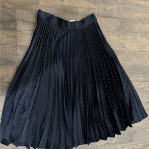 Le lis  Elegant Navy Blue Pleated Skirt